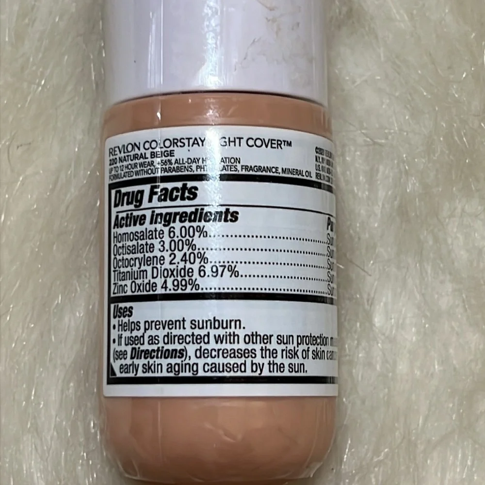 REVLON ColorStay Light Cover Liquid Foundation SPF35 220 Natural Beige